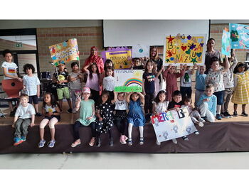 Für alle Teilnehmer gab es bei strahlendem Sonnenschein ein buntes Nachmittagsprogramm. Die Rurtal Schule Oberbruch stellte ihre Räume zur Verfügung. Foto: Kreis Heinsberg