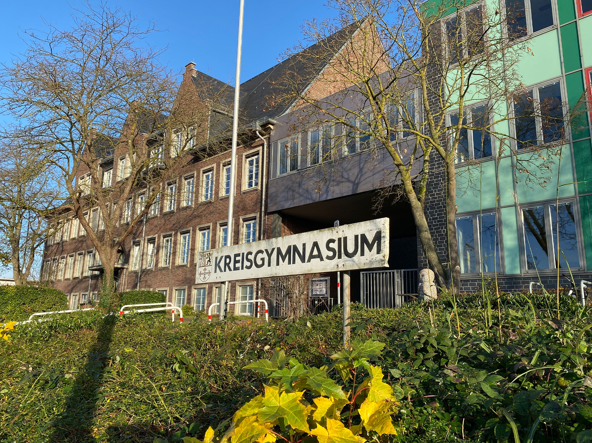 Unter anderem bein Kreisgymnasium Heinsberg wird die Sporthallenbeleuchtung saniert. Foto: Kreis Heinsberg