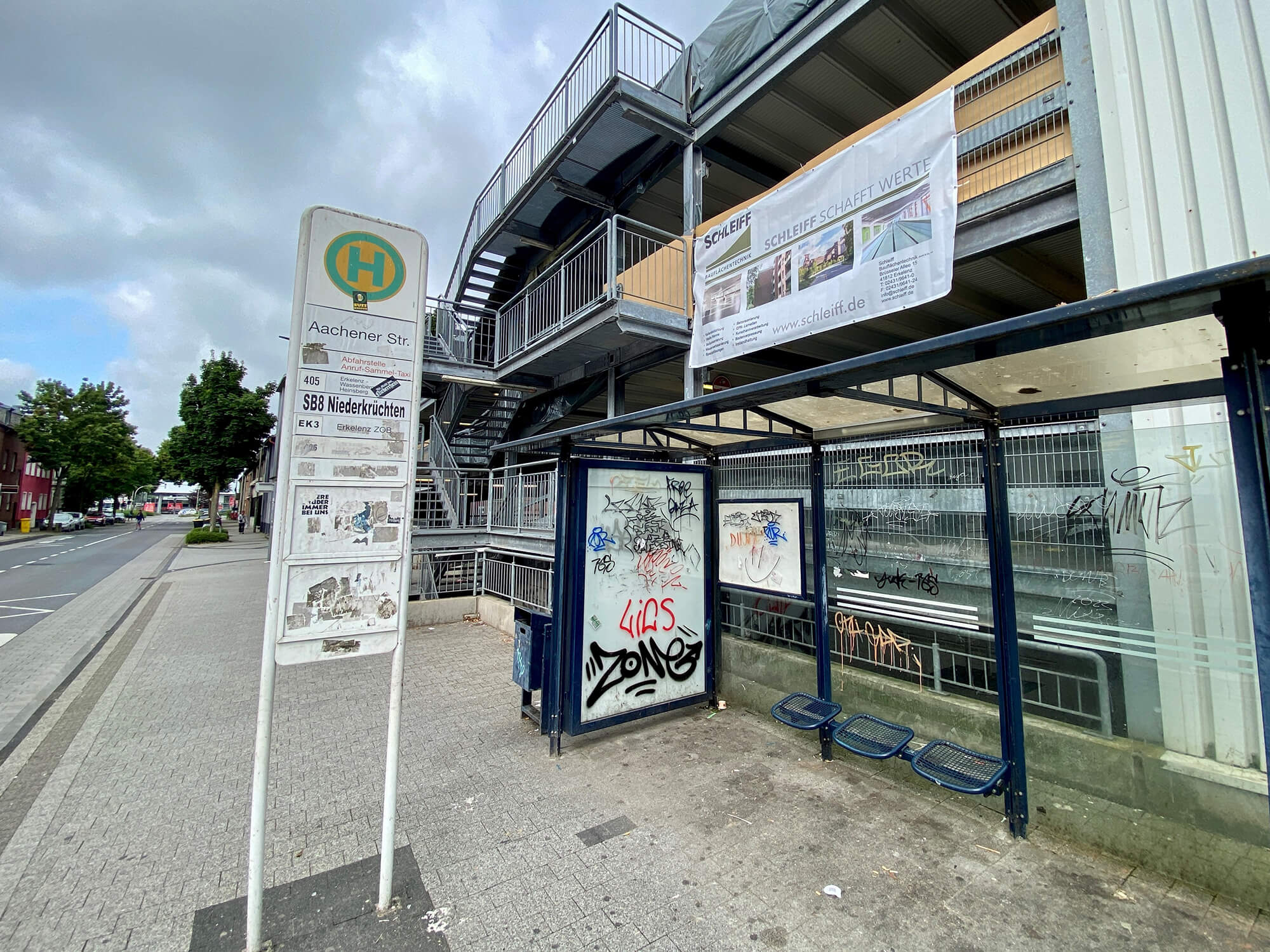 Nach 18-jähriger Nutzung muss das Parkdeck an der Aachener Straße in Erkelenz (neben dem Kino) saniert werden. Foto: Kreis Heinsberg