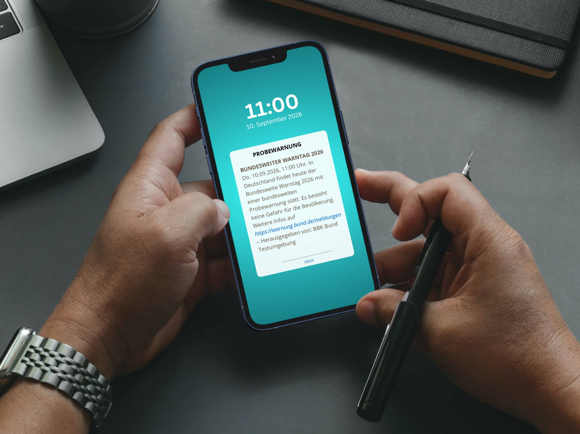 Wer die neuste Software auf seinem Handy hat, empfängt Warnmeldungen mit entsprechendem Ton, ohne zuvor eine App installiert zu haben. Foto: Bundesamt für Bevölkerungsschutz und Katastrophenhilfe (BBK)