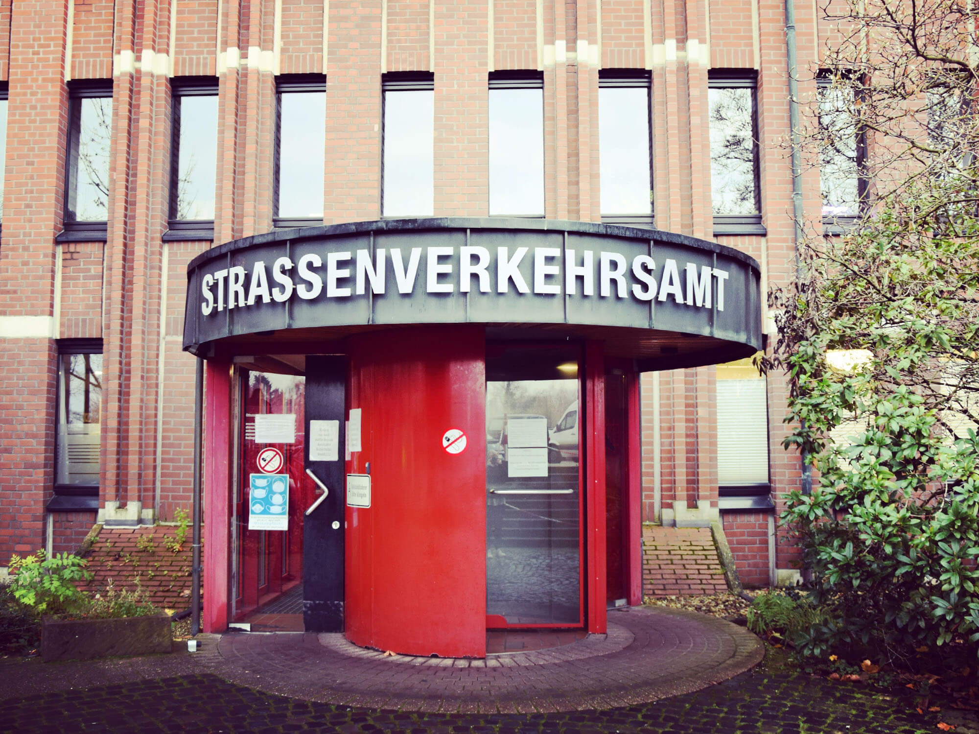 Ab Freitag, 1. September 2023, ist die KFZ-Zulassungsstelle wieder zu den üblichen Zeiten geöffnet. Foto: Kreis Heinsberg